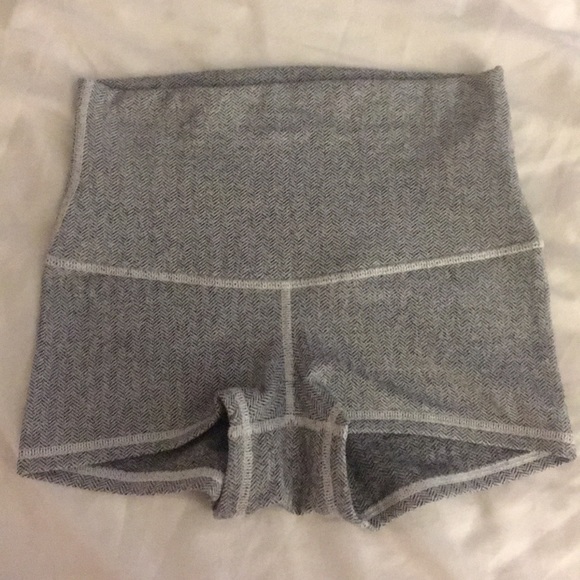lululemon athletica Pants - LULULEMON Booty Shorts lululemon athletica Pants - LULULEMON Booty Shorts